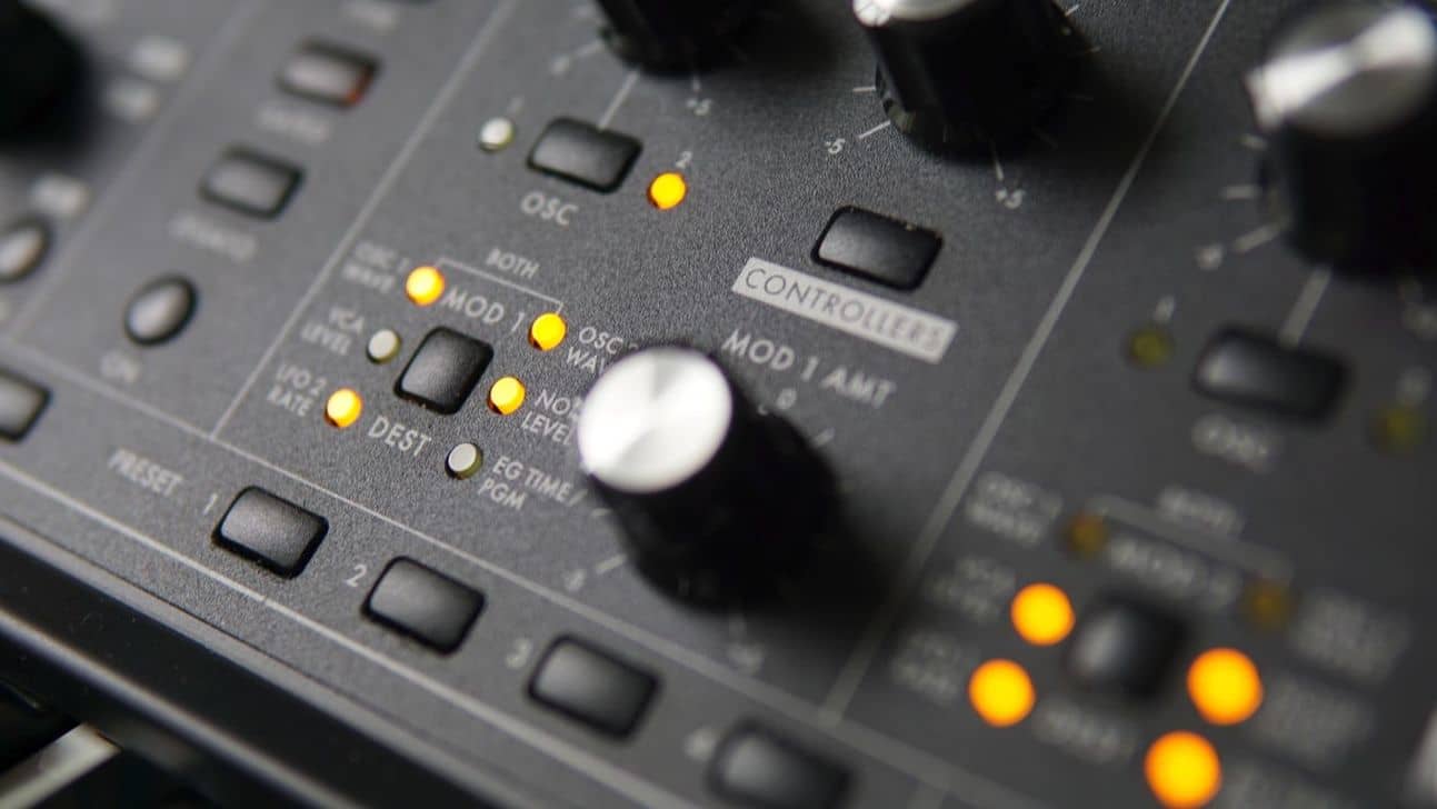 Modulation sources are purely digital and also quite snappy.